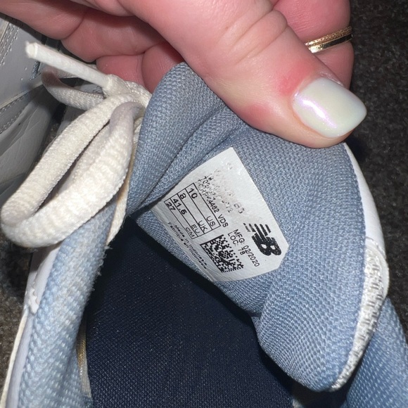 New Balance Shoes - Picture 4 of 4